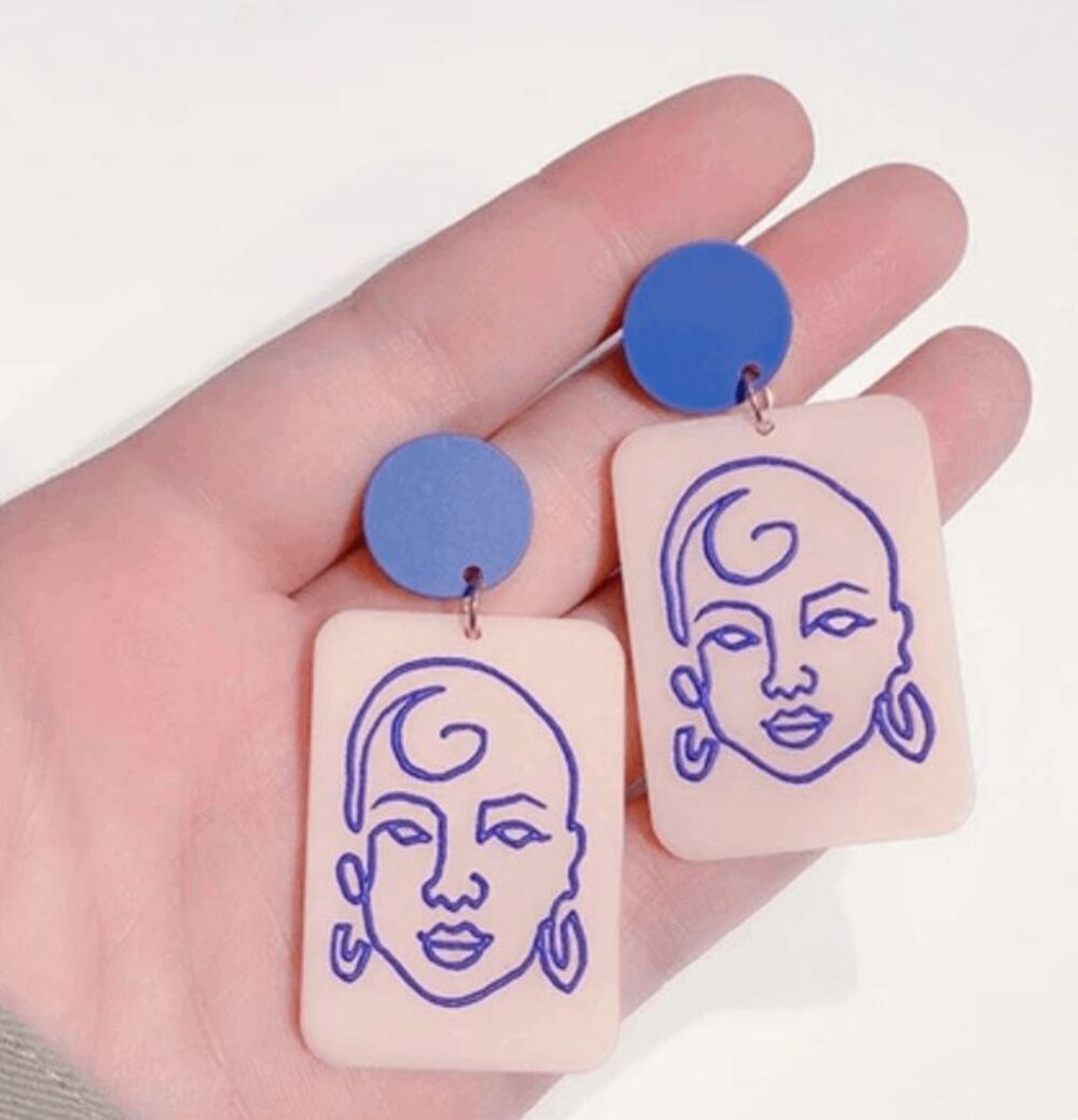 NWOT Abstract Face Arcylic Earrings - 2.25"